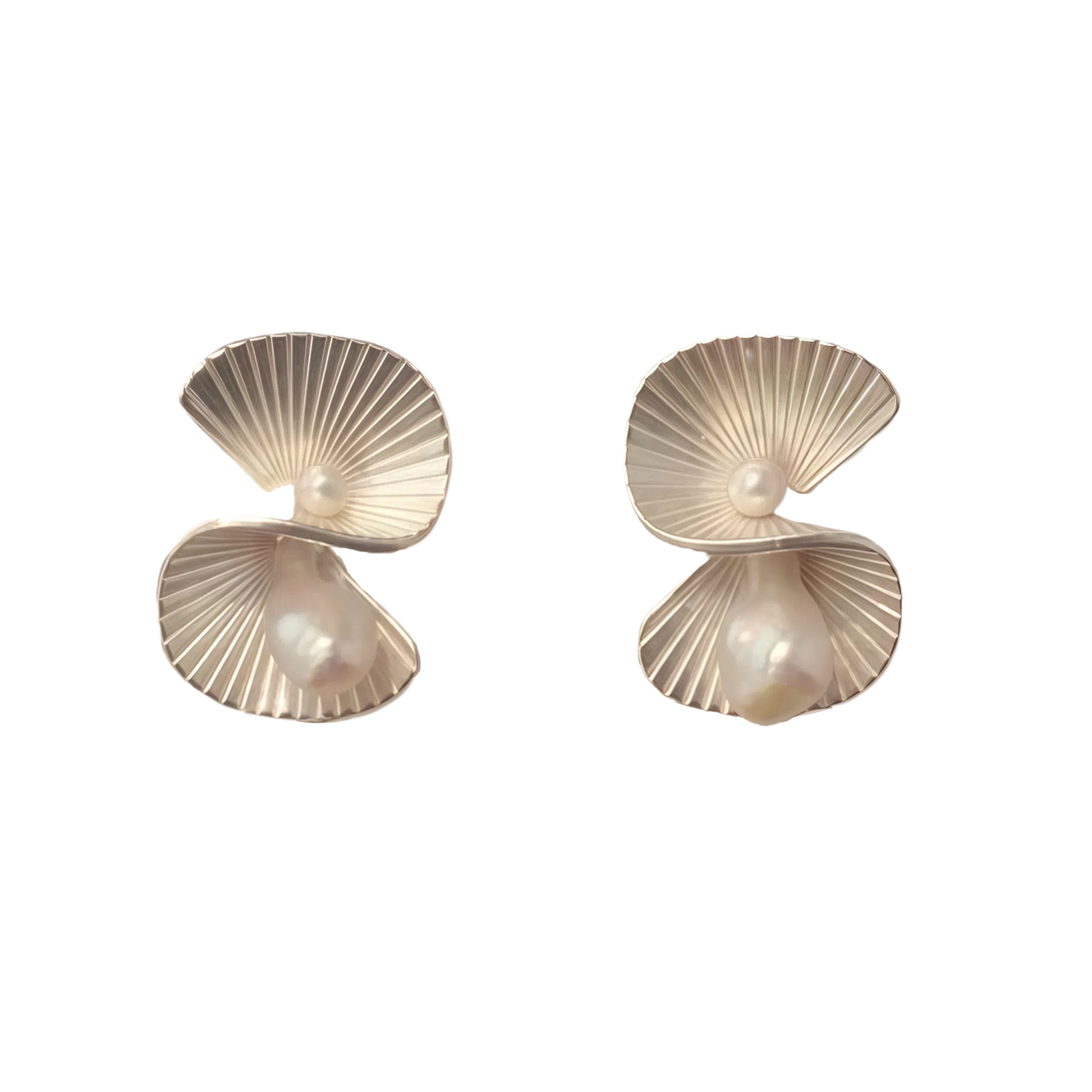 Pearl Fan-Shaped Banana Leaf Earrings