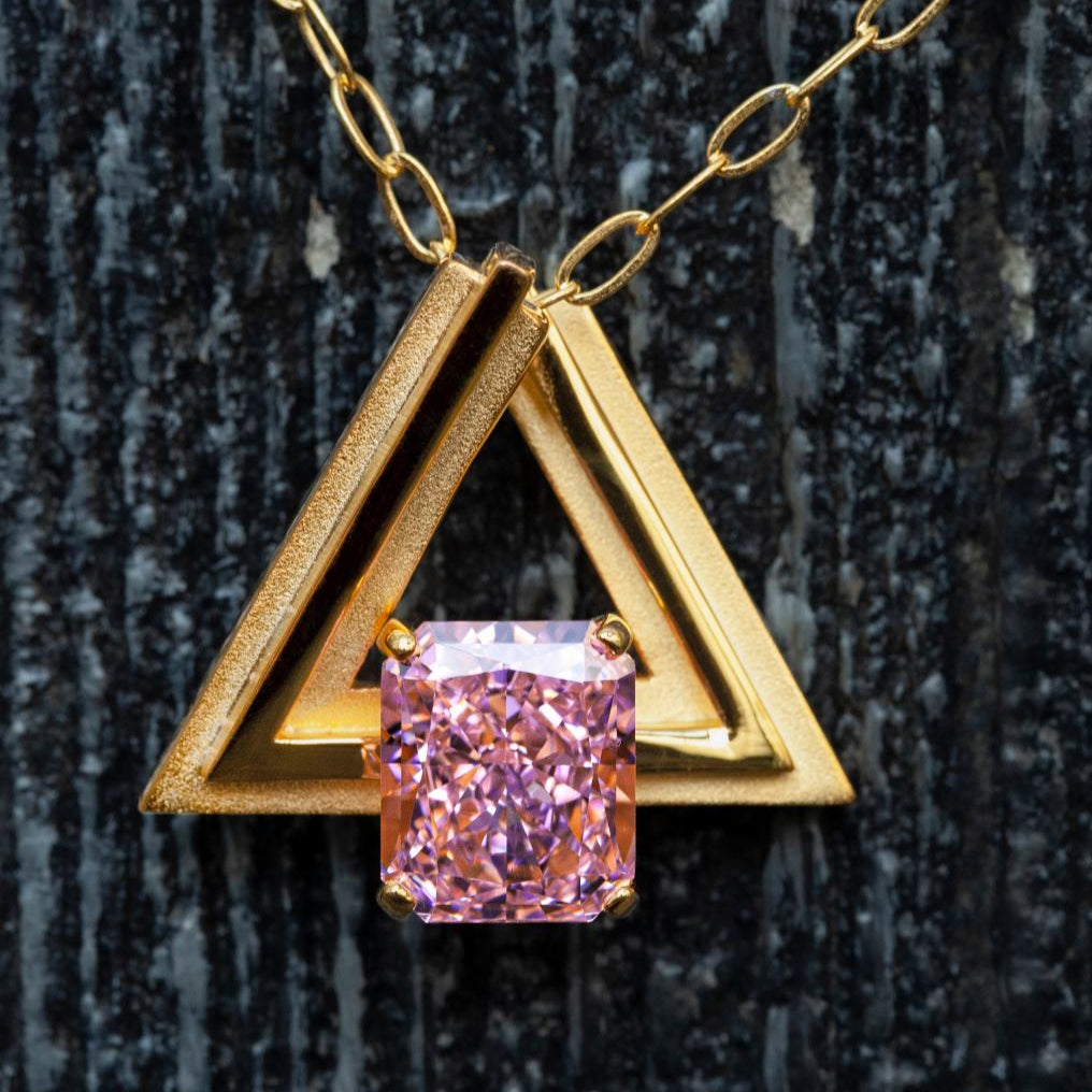 Queen Triangle Silver Zircon Element Symbol Pendant - BYRDSTRÖM JEWELRY