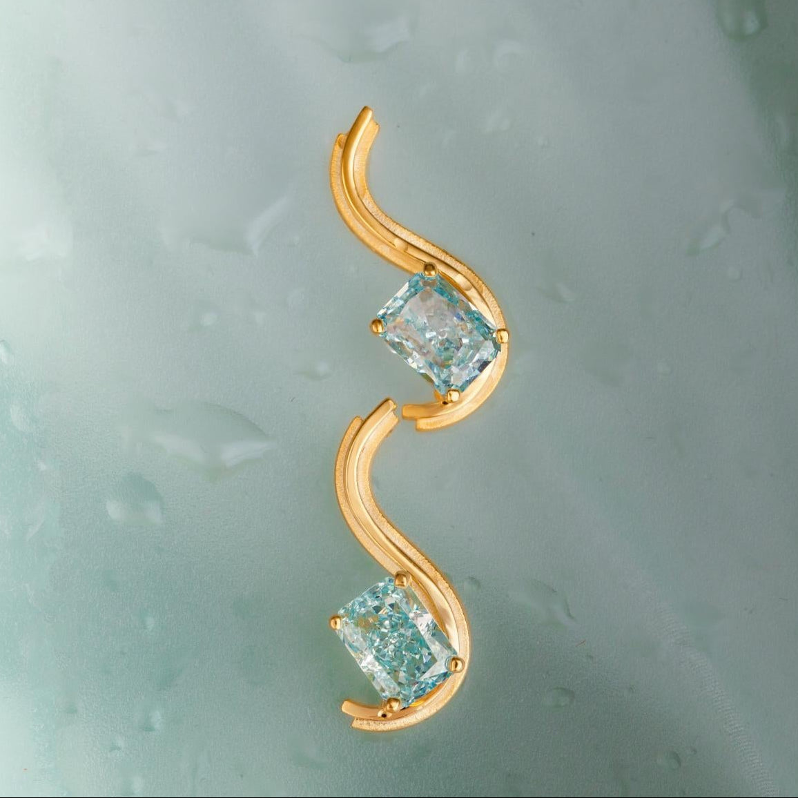 S - Shaped Silver Zircon Element Symbol Earrings - BYRDSTRÖM JEWELRY