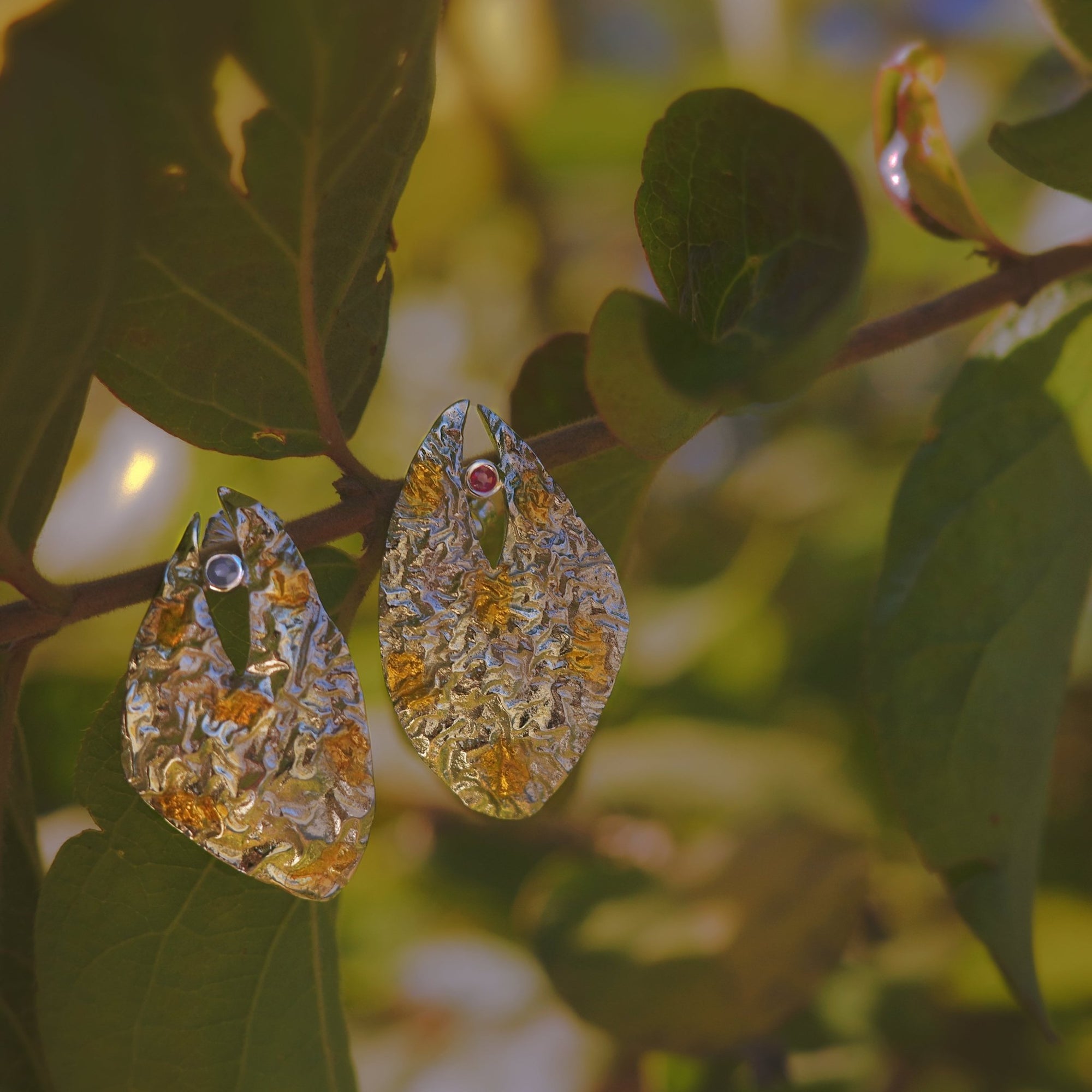 Silver and 24K Gold Crumpled Gold Sapphire Leaf Earrings - BYRDSTRÖM JEWELRY