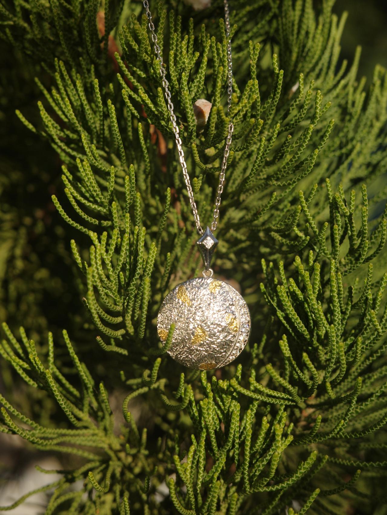 Silver and 24K Gold Zircon Moonlit Serenade Round Pendant - BYRDSTRÖM JEWELRY