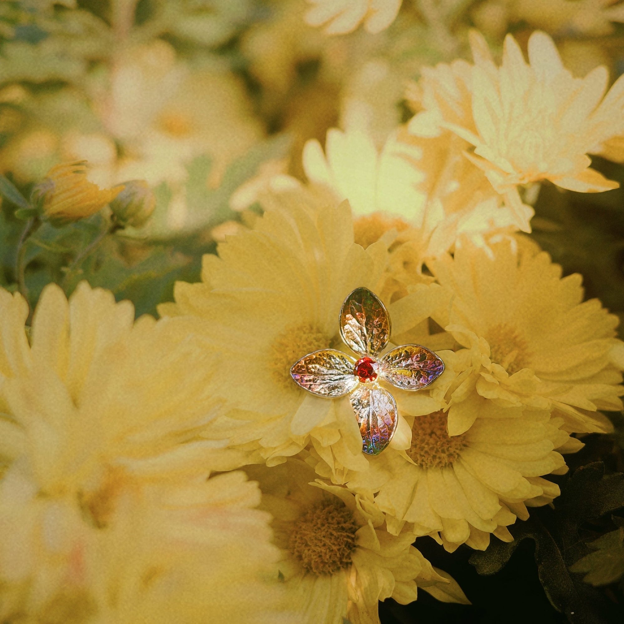 Silver Garnet Hydrangea Illusion Pendant - BYRDSTRÖM JEWELRY