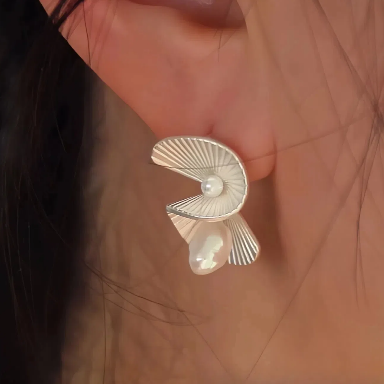 Pearl Fan-Shaped Banana Leaf Earrings