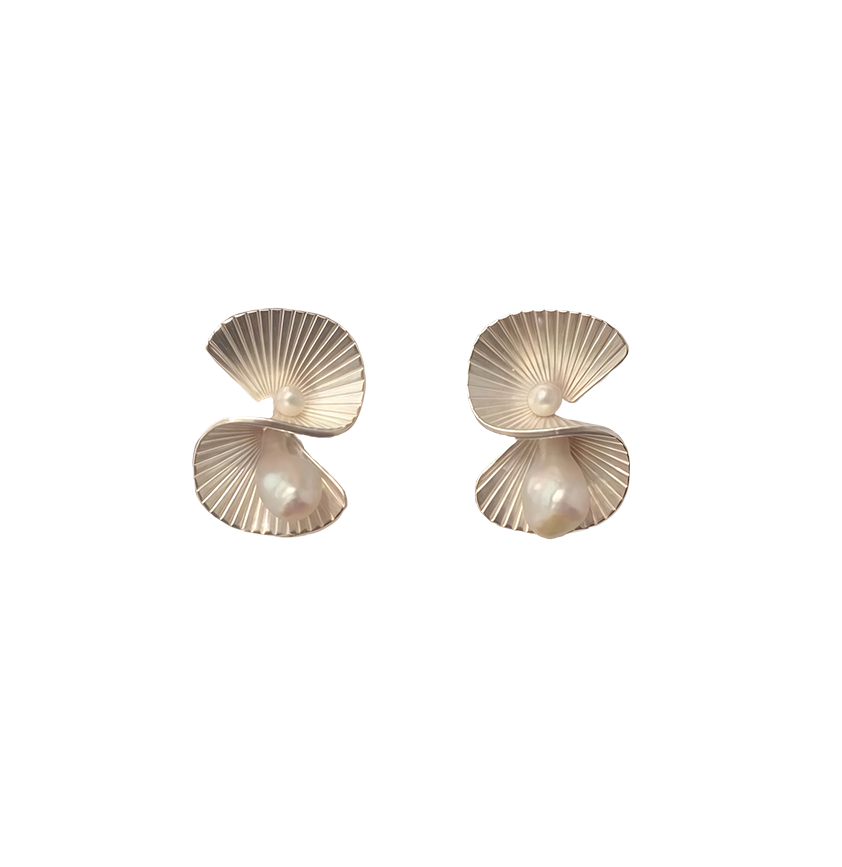 Pearl Fan-Shaped Banana Leaf Earrings