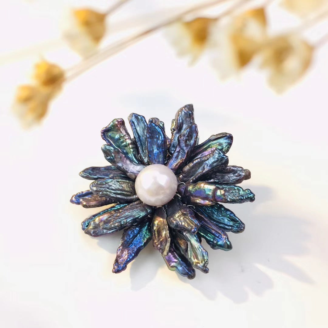 Baroque Pearl Blue Daisy Brooch