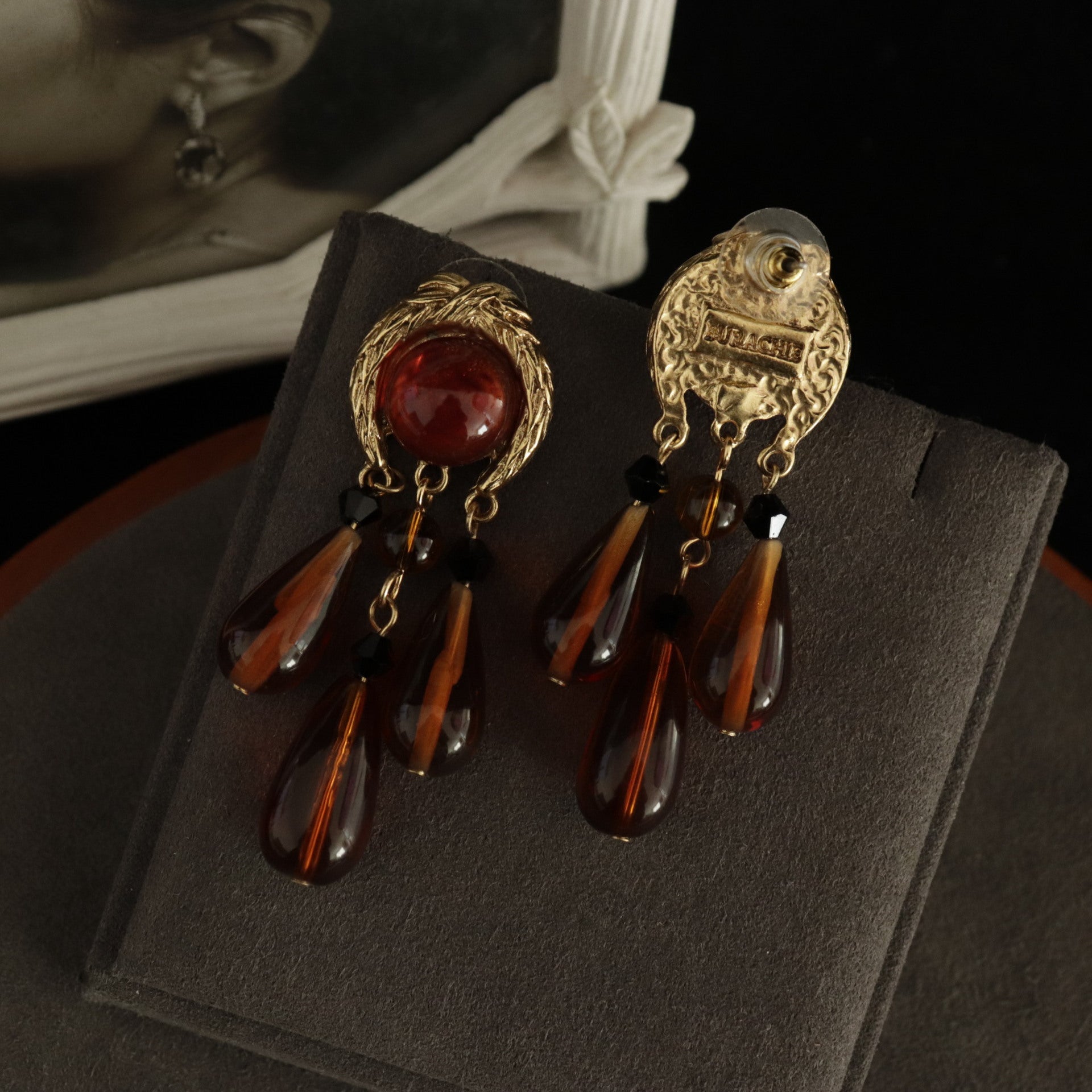 Caramel Vintage Royal Stud Earrings