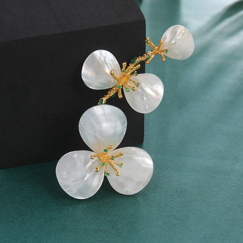 Natural Pearl Floral Brooch