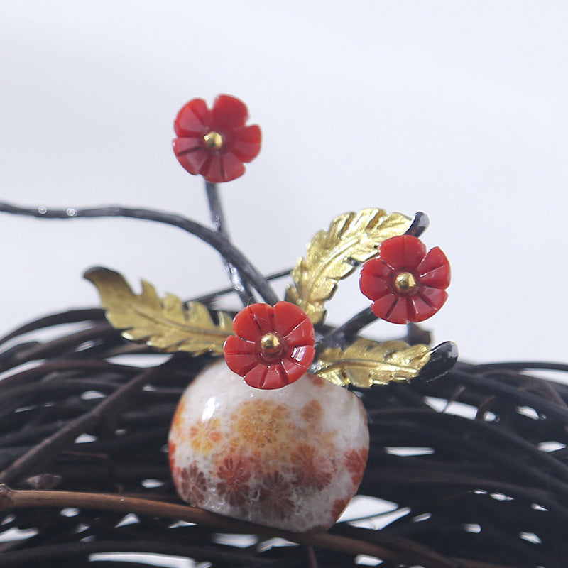 Vintage Vase Brooch
