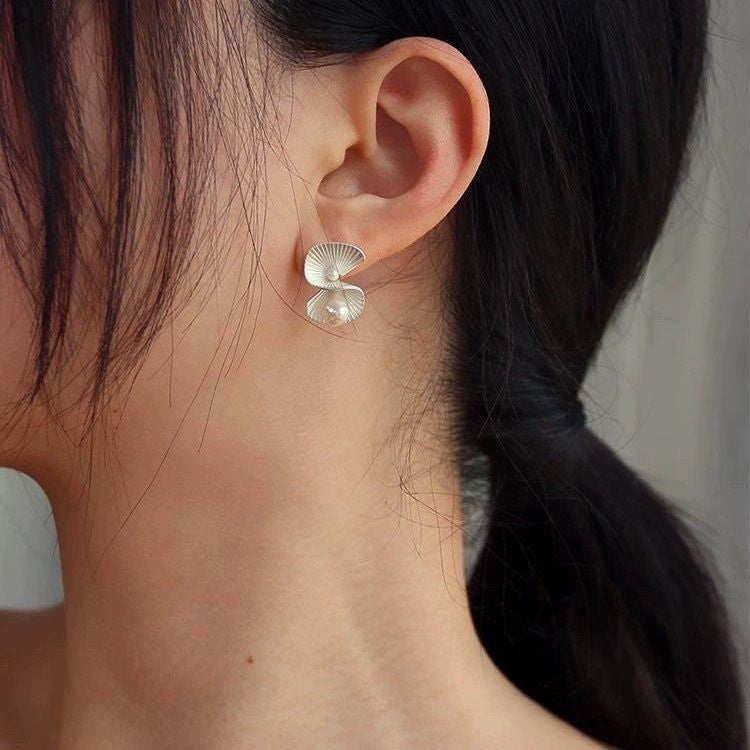 Pearl Fan-Shaped Banana Leaf Earrings