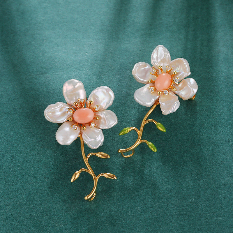Baroque Pearl Narcissus Brooch