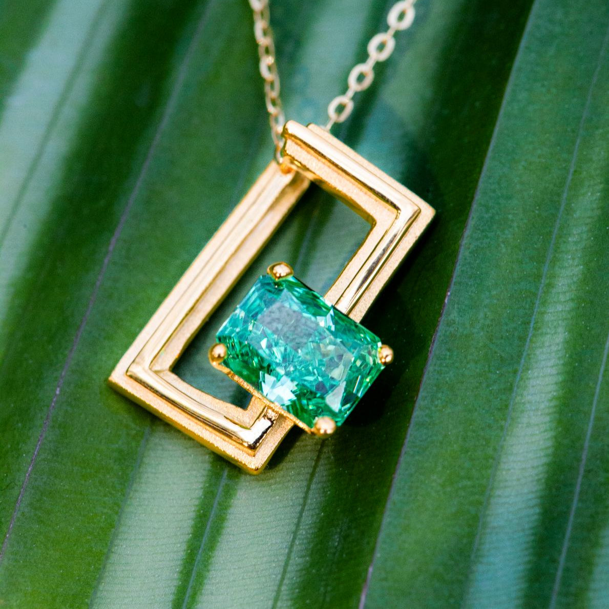 Baby Rectangular Silver Green Zircon Element Symbol Pendant - BYRDSTRÖM JEWELRY