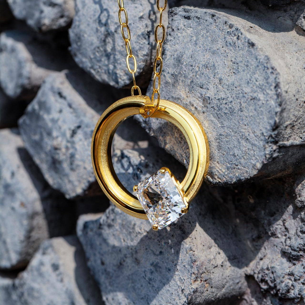 Baby Round Silver White Zircon Element Symbol Pendant - BYRDSTRÖM JEWELRY